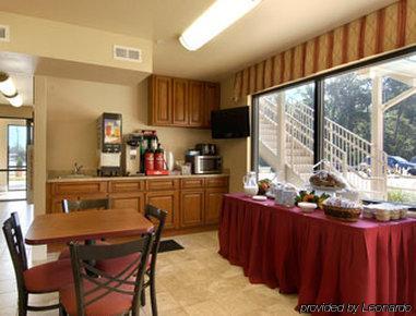 Days Inn Of Centre Restaurant photo